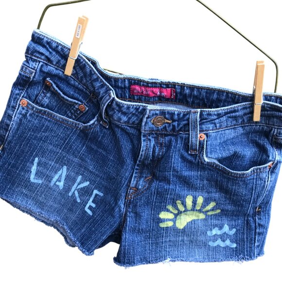 Upcycled Levi’s Superlow Denim Cutoff Jean Shorts, Painted Frayed, Size 9 Junior - Picture 1 of 9